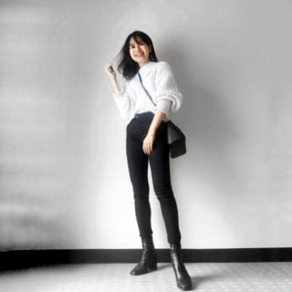 スキニーデニムの足元はブーツがよく似合う 年冬らしいレディースコーデまとめ Lamire ラミレ