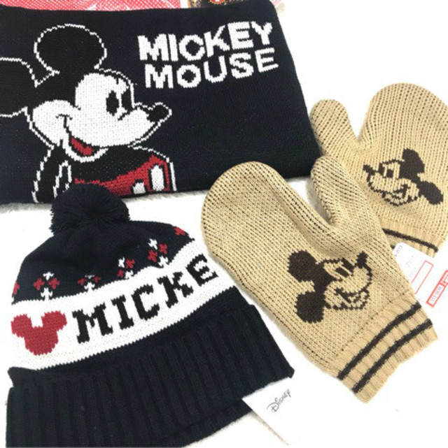 ミッキーマウスのミトン手袋の写真