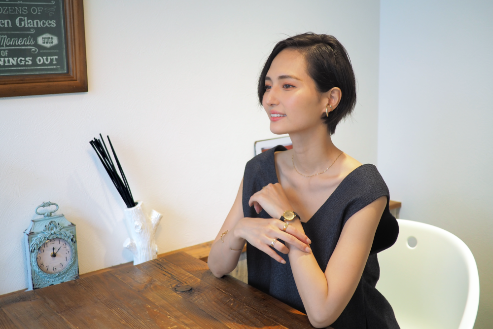 ENELSIAディレクター山賀琴子インタビュー！新作商品は”毎週”発売。ジュエリーを通じて「ご縁」を届けるブランドへの想い。