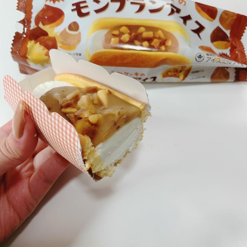 Uchi Cafeの「ふわふわケーキのモンブランアイス」の断面